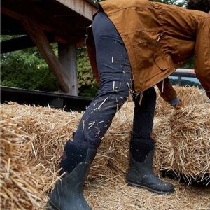 SOLD! Duluth Women's NoGA Classic Slim Leg Hiking Outdoor Pants Navy Medium 31”